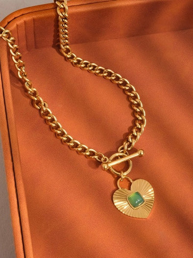 GREEN HEART NECKLACE